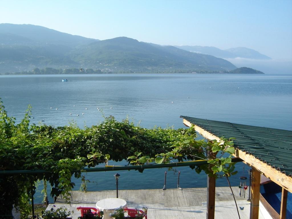 'By The Lake' Apartments Ohrid Luaran gambar