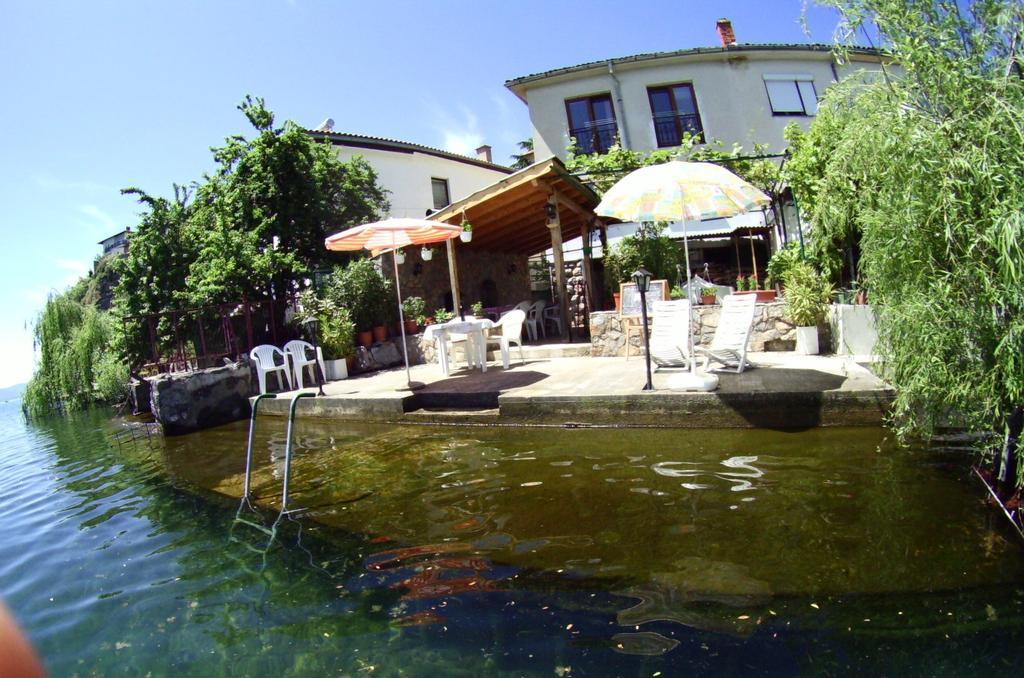 'By The Lake' Apartments Ohrid Luaran gambar
