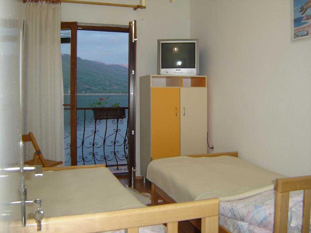 'By The Lake' Apartments Ohrid Bilik gambar